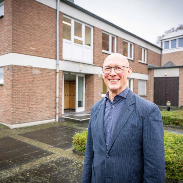 Vertragszeichnung für das neue Jugendzentrum Uns Huus