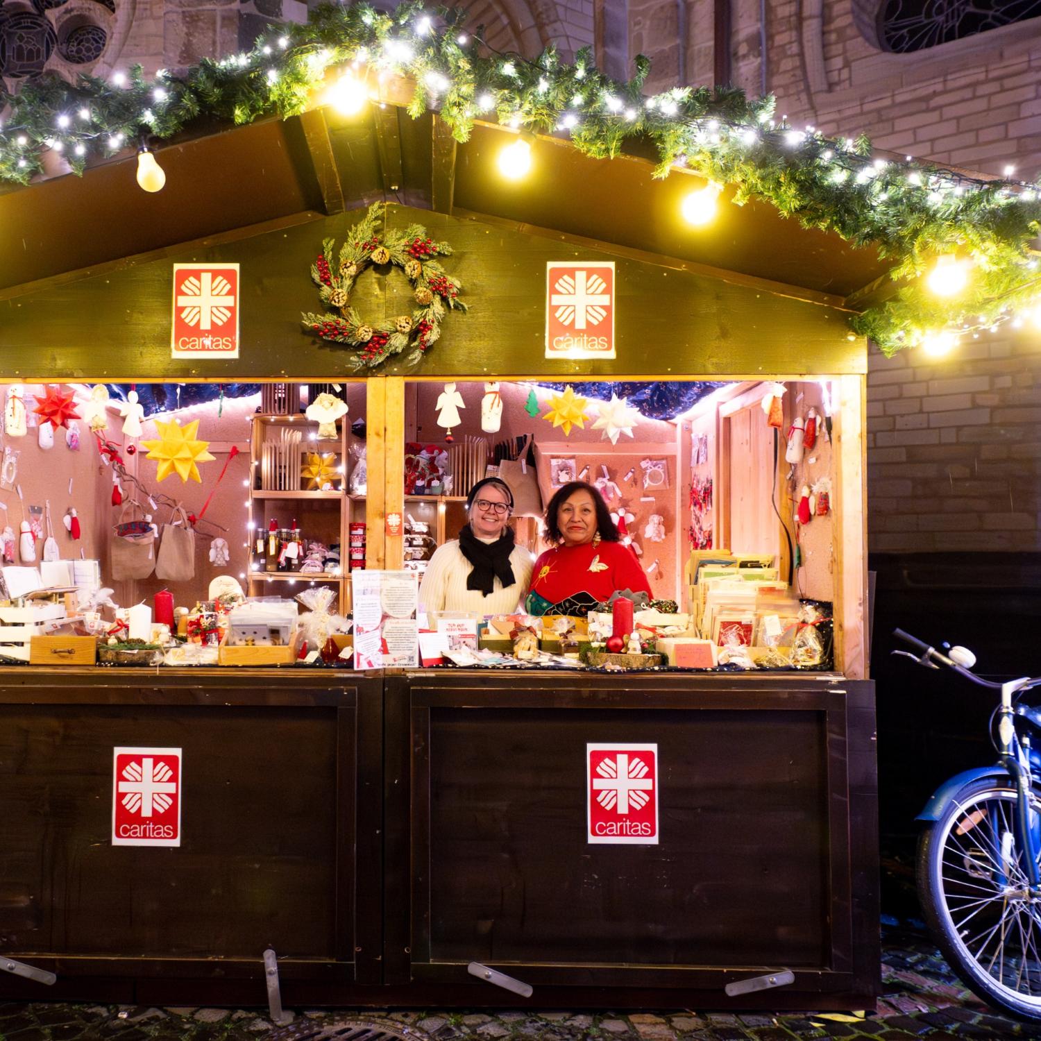 Caritas-Stand auf dem Weihnachtsmarkt-4767