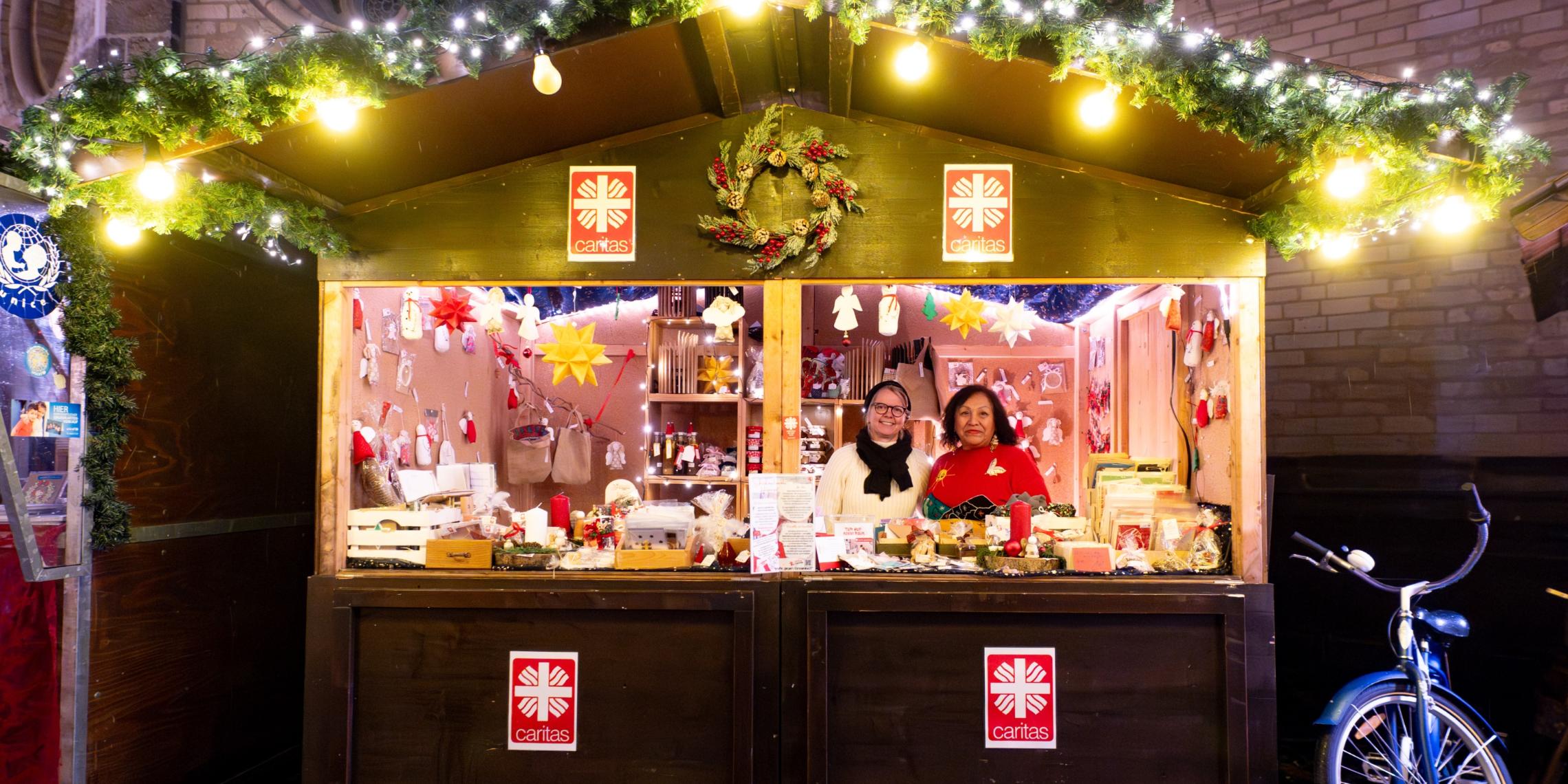 Caritas-Stand auf dem Weihnachtsmarkt-4767